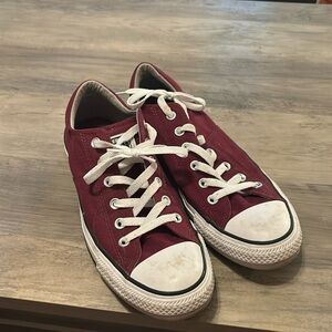 Maroon converse
